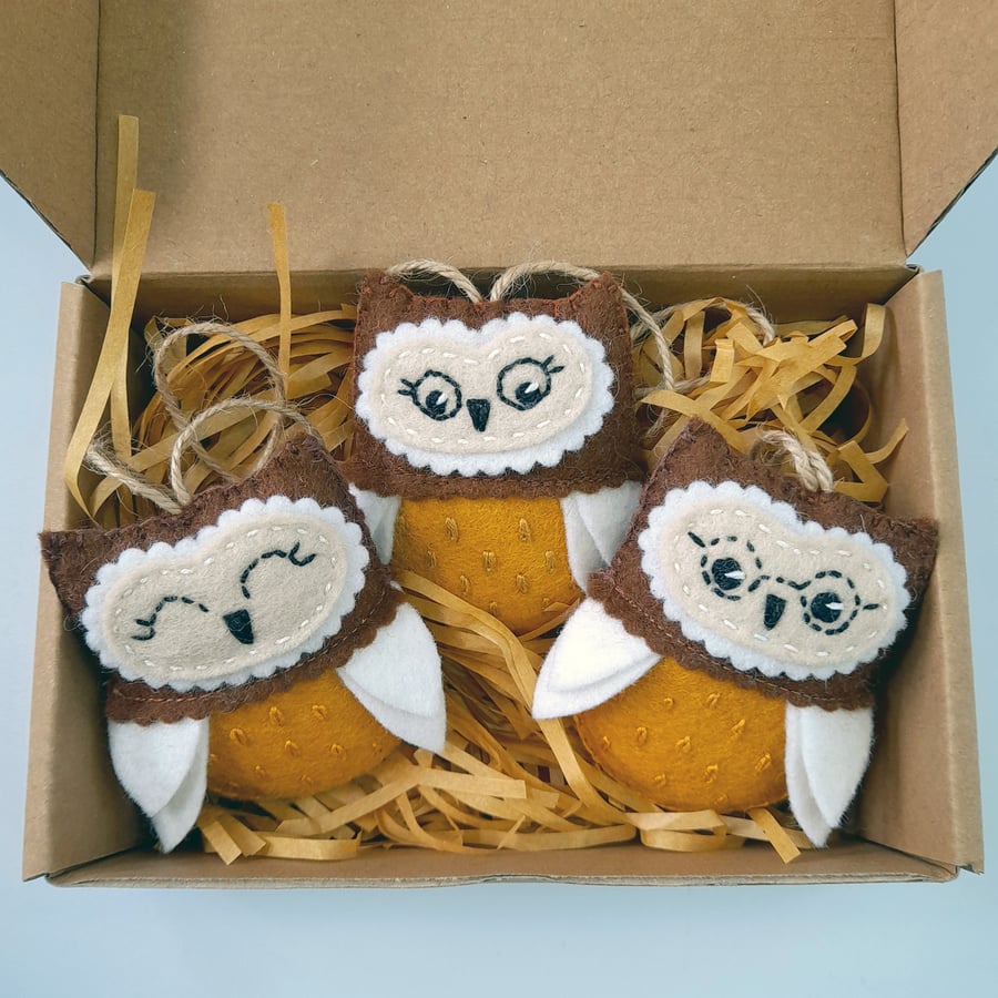 Felt Owl Hanging Decoration Set in brown and white