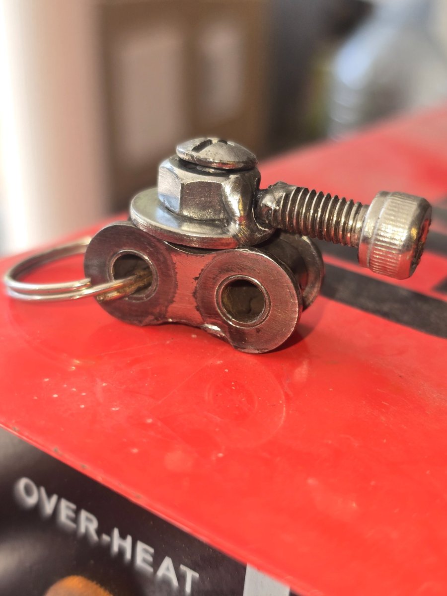Upcycled Chain - Tank Keyring
