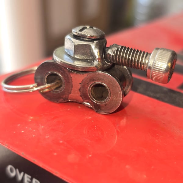Upcycled Chain - Tank Keyring
