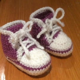 Crocheted  converse sneakers 