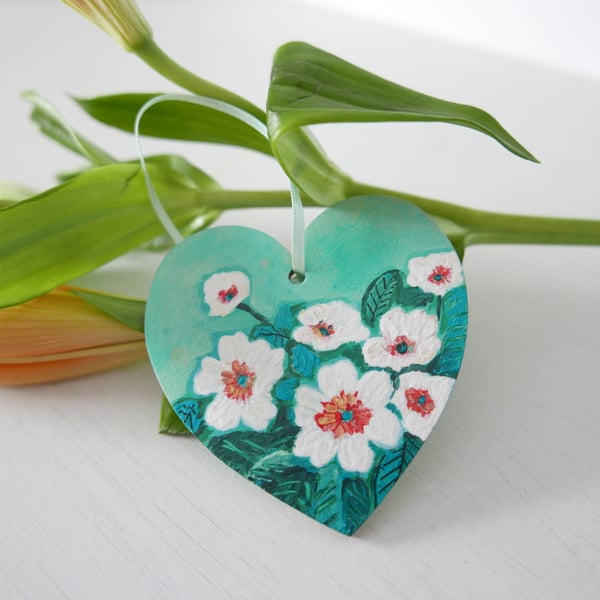 Primrose Art Decoration, Green Hanging Heart, Spring Home Decor