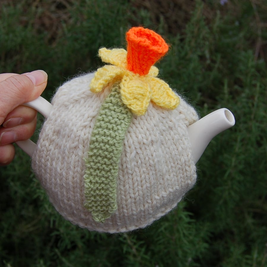 Daffodil tea cosy - hand knitted, pure wool body  - to fit a small teapot 