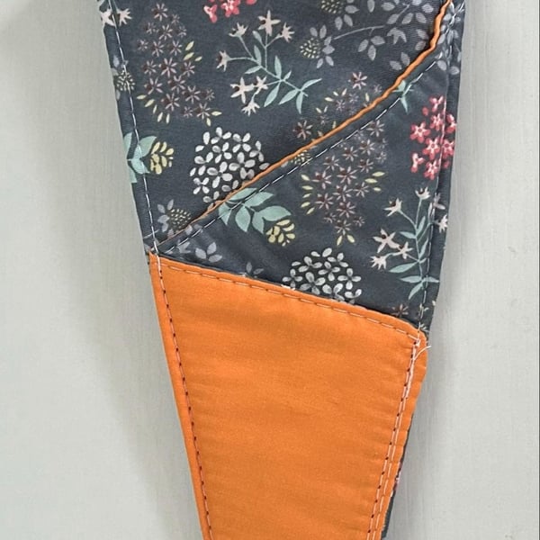 Triple hanging scissor holder in orange