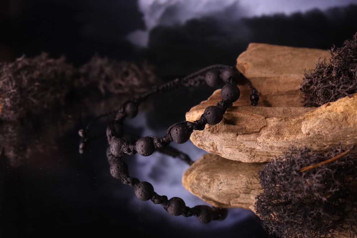 Men's macrame bracelet with Rav Lava Stone