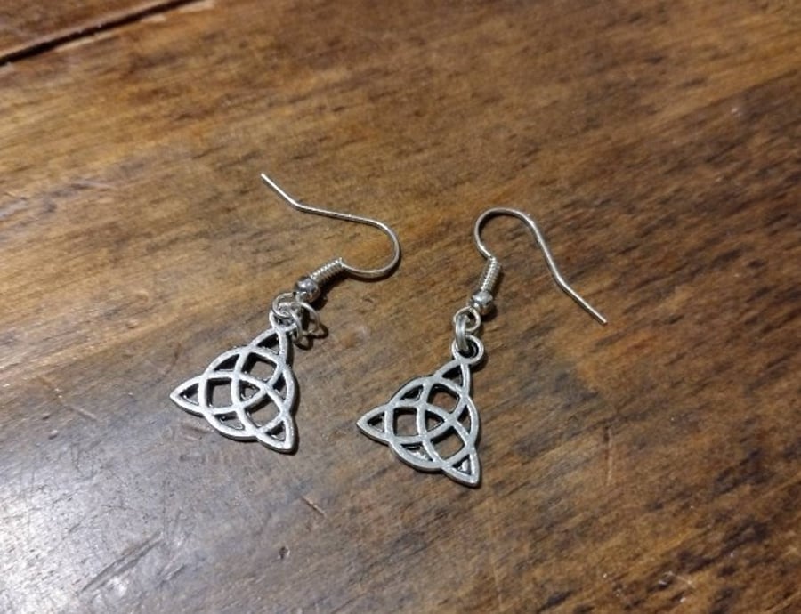 Celtic earrings, Celtic knot, Triquetra earrings 