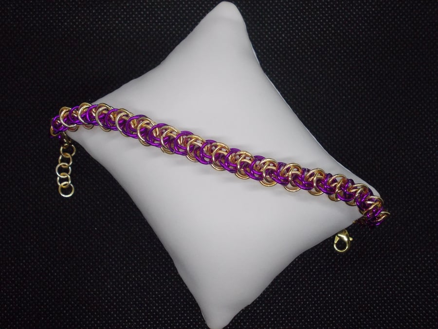 Backbone Chainmaille bracelet
