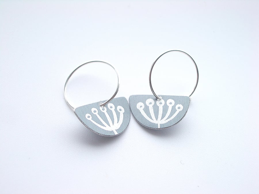 Cow parsley hoop earrings in grey