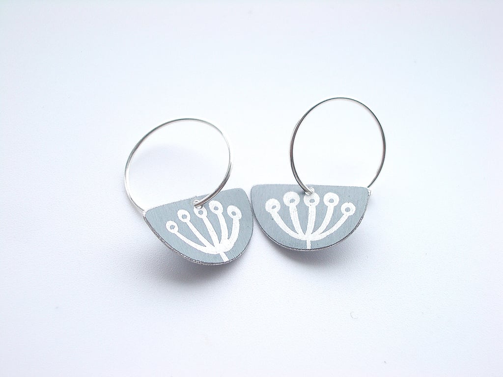 Cow parsley hoop earrings in grey
