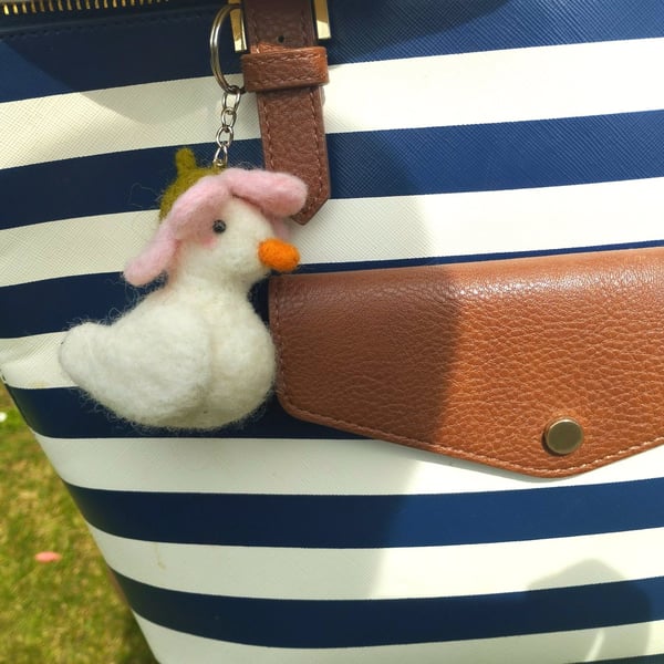 Needle felted flower duck keychain 