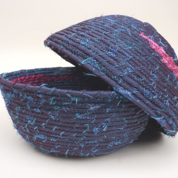 Basket with lid - jewellery or hair accessories