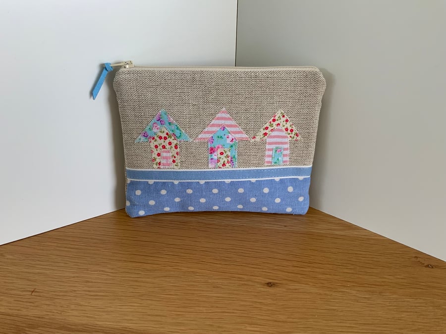 Zipped Purse, Small Cosmetic Bag, Beach Hut Applique, Accessory Purse