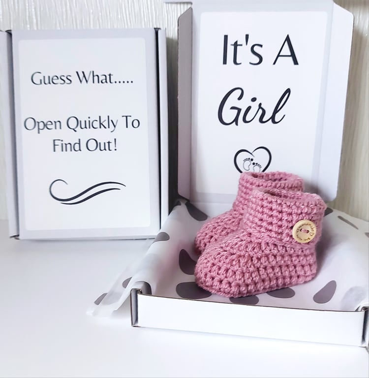 It’s a Girl Gender Reveal Gift – Newborn Crochet Booties
