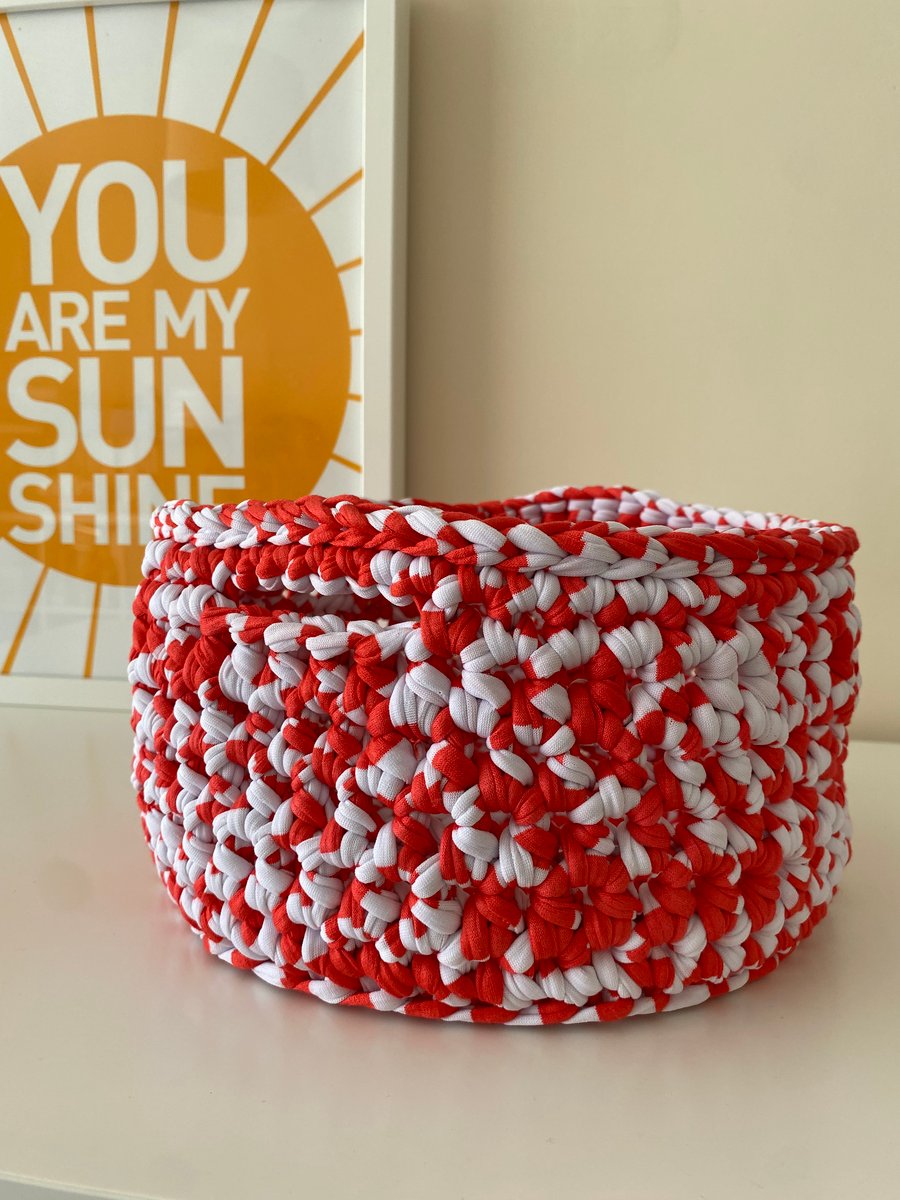 Crochet basket made with upcycled tshirt yarn - red and white