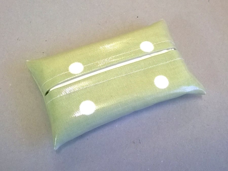 Tissue holder in oilcloth, green with white spots