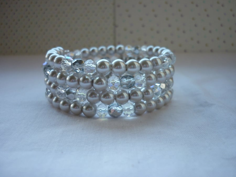 SILVER SPARKLE MEMORY WIRE BRACELET.  962