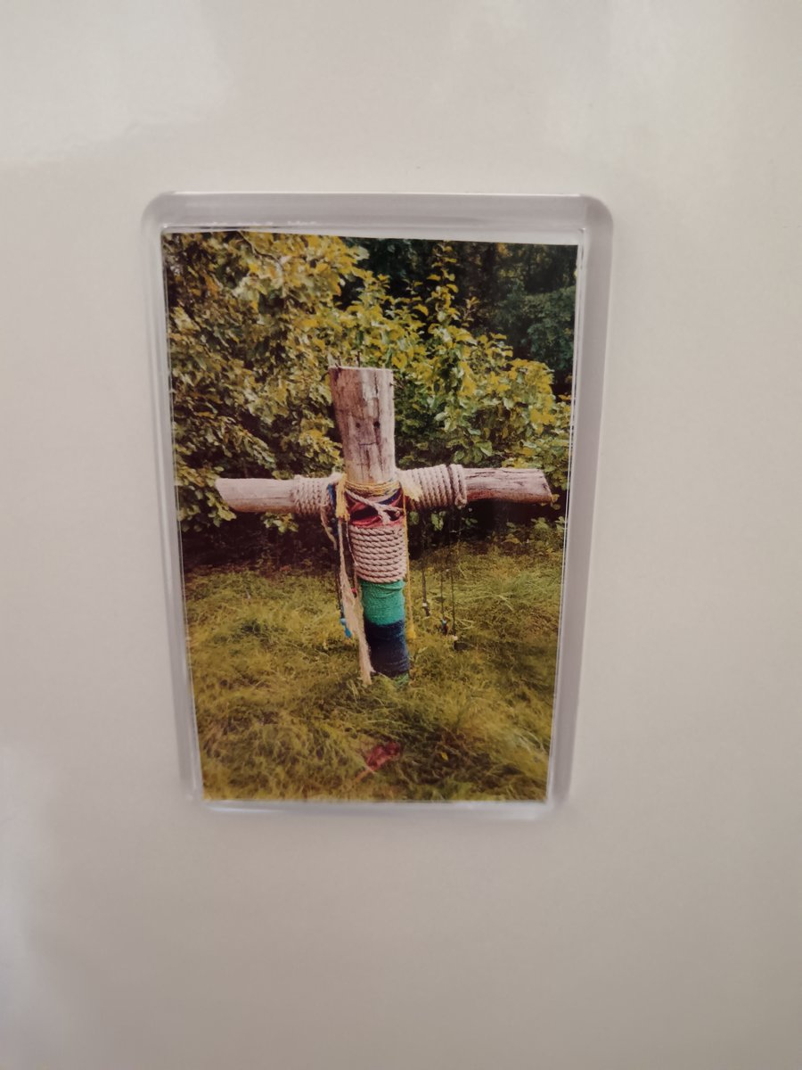 Smiling wooden art sculpture photography fridge magnet 