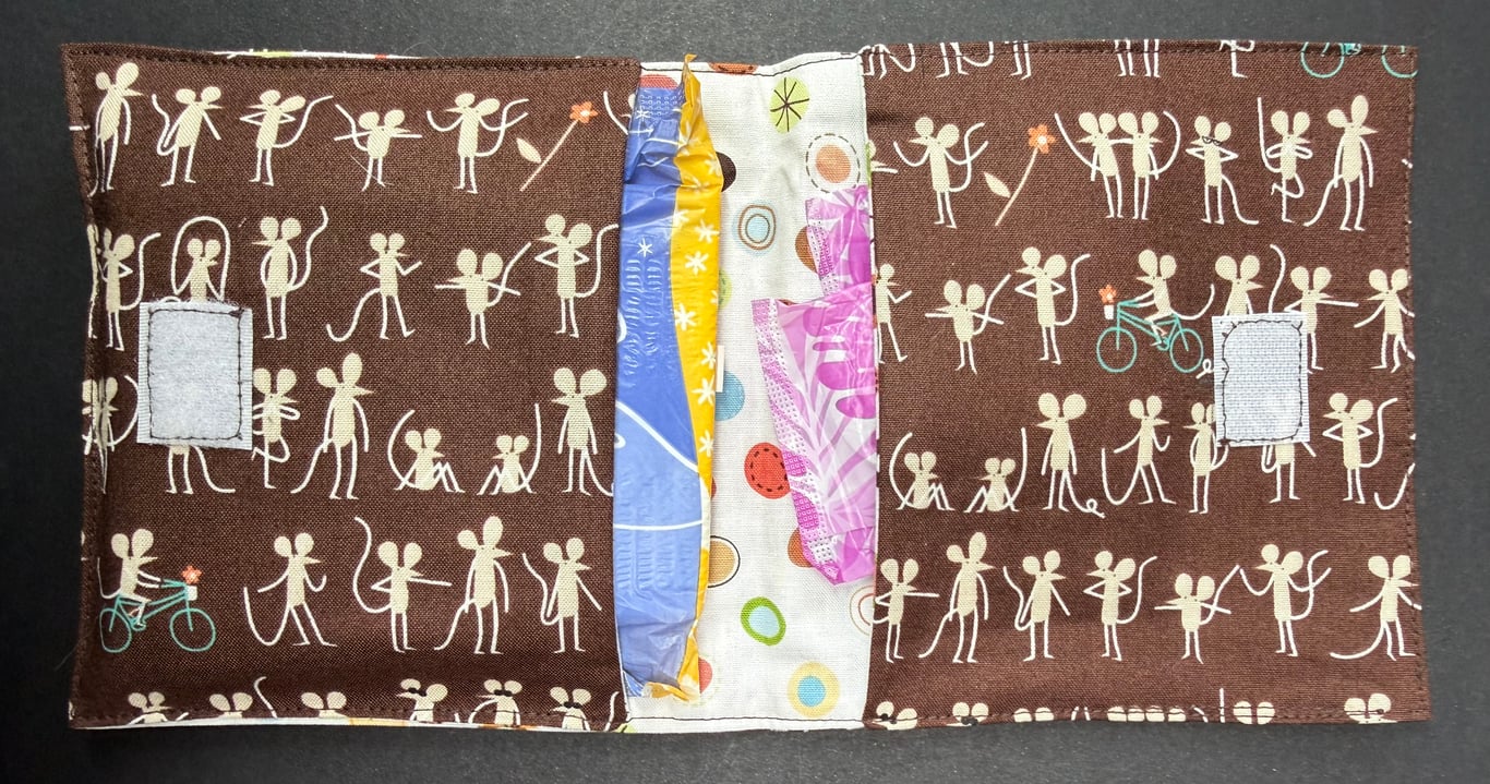 Discrete privacy pack with playful standing mice