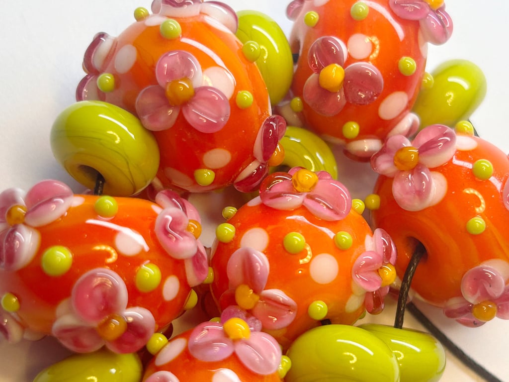 Handmade lamp work glass beads
