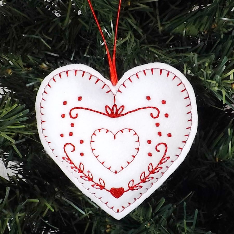 Christmas heart decoration, hanging decoration, embroidered decoration.
