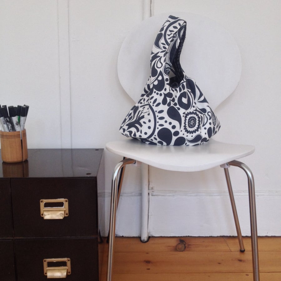 Reversible monochrome hobo bag