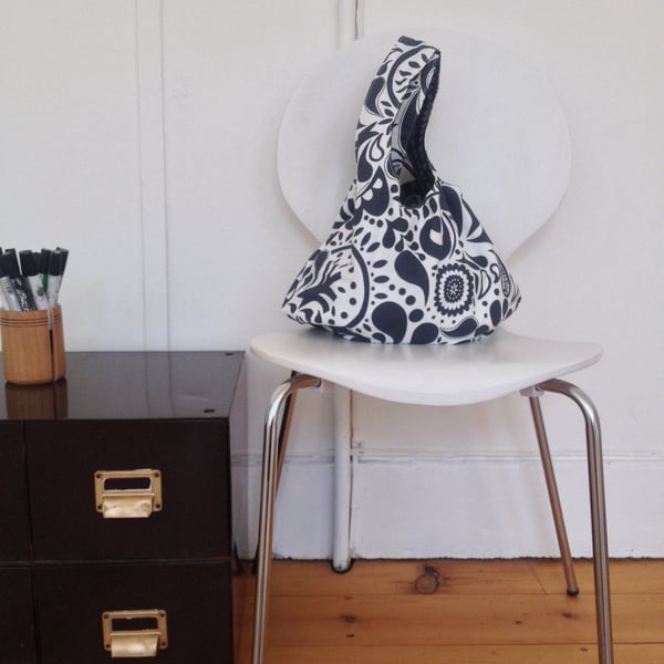 Reversible monochrome hobo bag