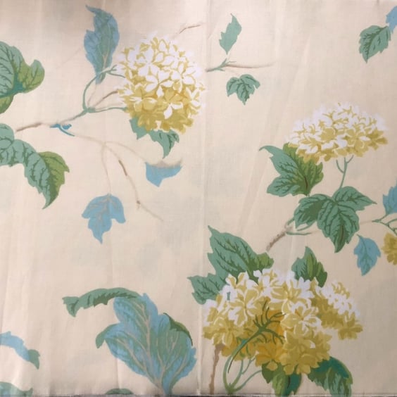 4 Pieces of Vintage Colefax and Fowler Fabric 'Chantilly' 