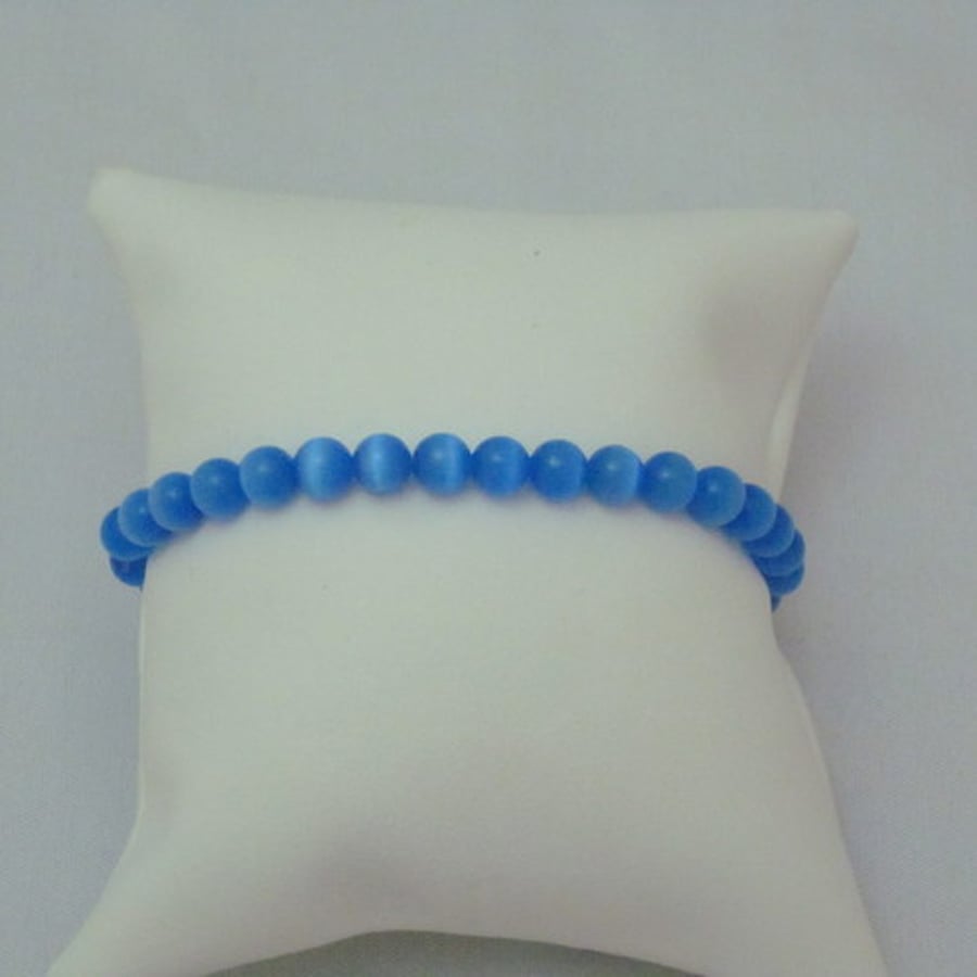 Blue cats-eye bracelet (217)