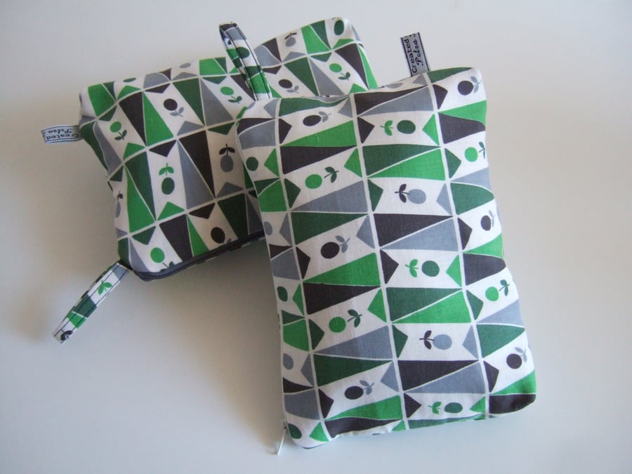 1960's vintage fabric purse, make up or toiletries bag with olives design.