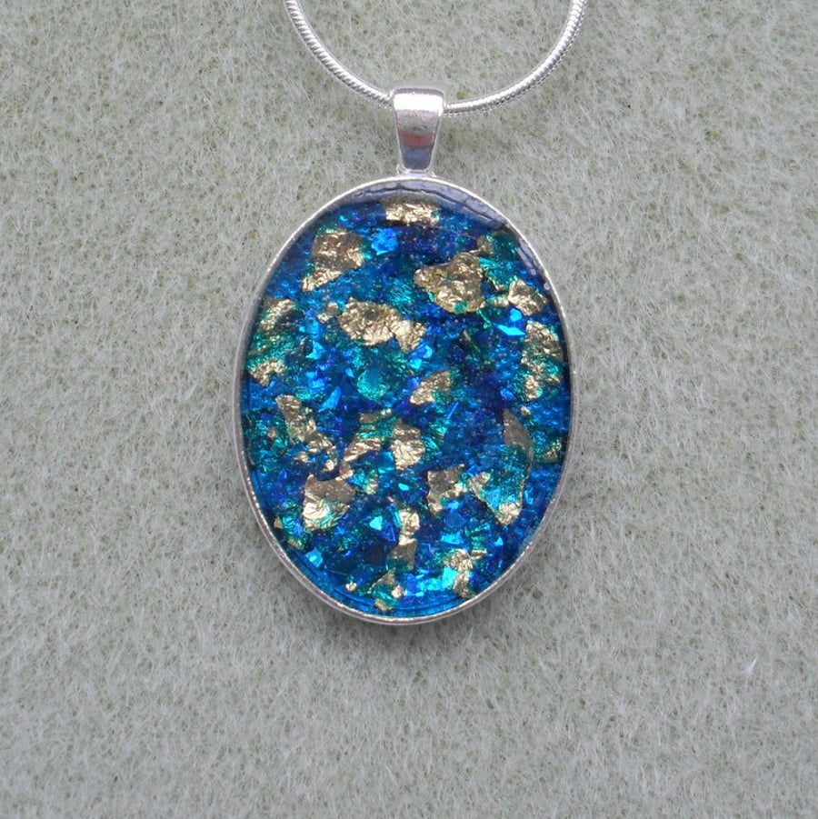 Blue Resin Pendant RE016