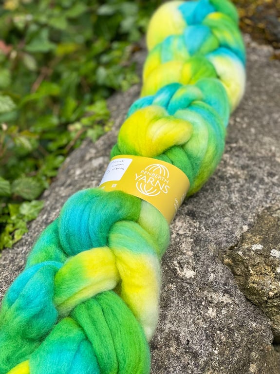 Hand Dyed Cormo Spinning Fibre 100g New Leaves