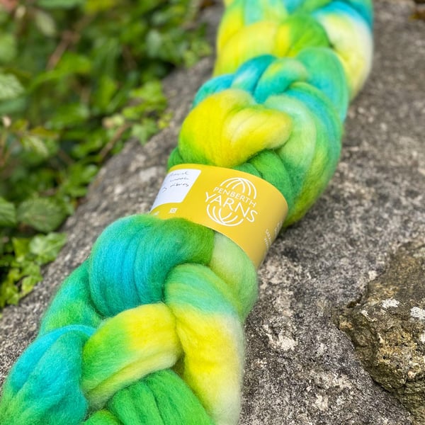 Hand Dyed Cormo Spinning Fibre 100g New Leaves