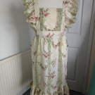 Traditional cross back apron