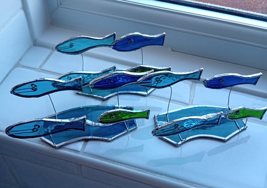 Fish shoal free standing stained glass suncat... Folksy