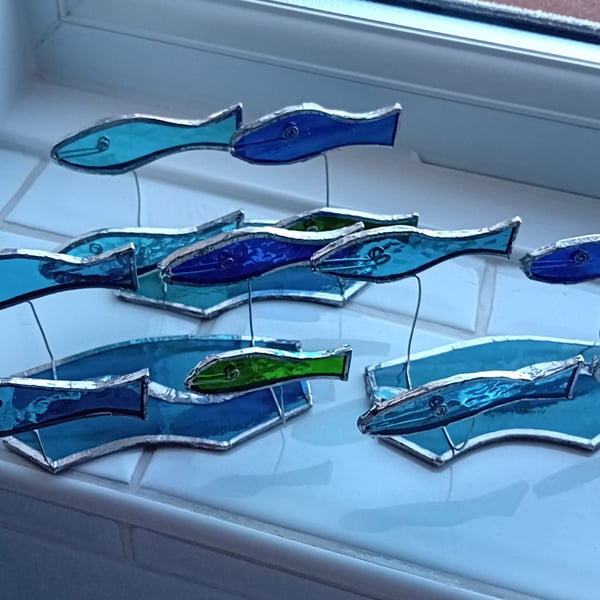 Fish shoal free standing stained glass suncat... Folksy