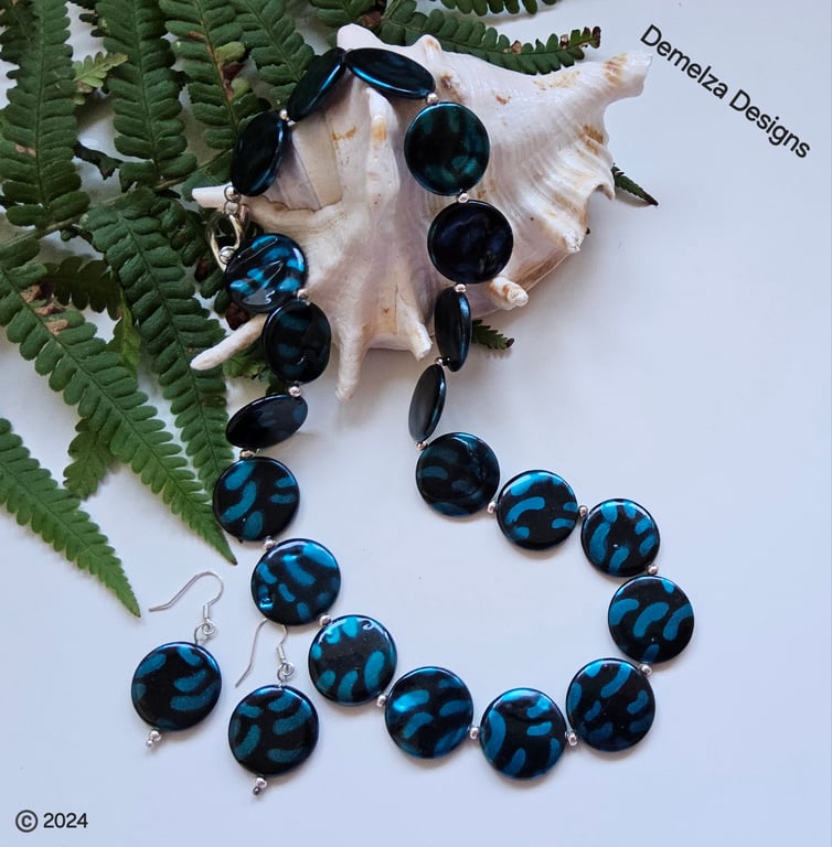 Printed Mother of Pearl Silver Plate Necklace & Earrings Set