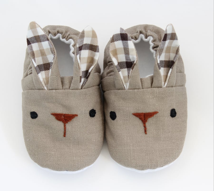 6-9 months bunny slippers, baby booties, Easter shoes, baby shoes.