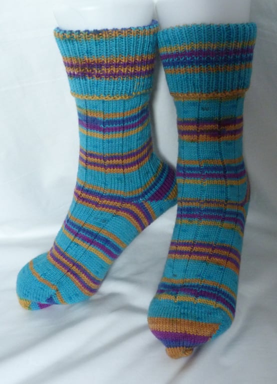 Hand-cranked Knitted Ribbed Wool Socks Size 6 to 7 Mismatched Turnover Tops