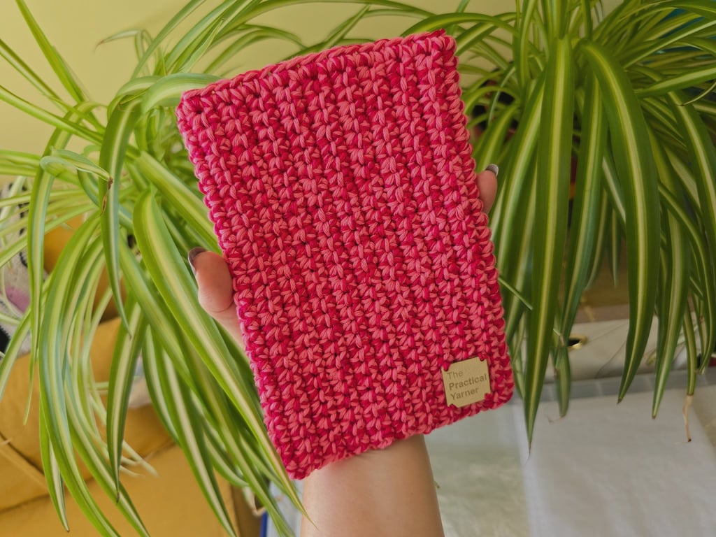 Crocheted Kindle Case - Soft Cotton eReader Sleeve with Metallic Thread 