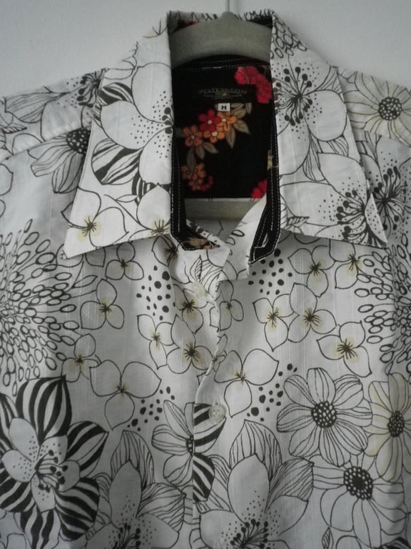 Floral design on white ground, contrast yoke, size M , free shipping