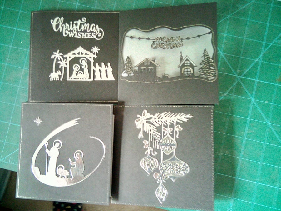Pack of 4 different designs Christmas cards