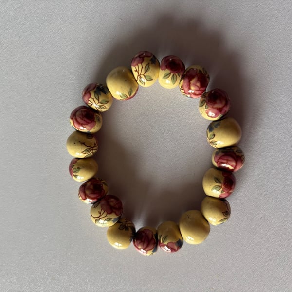 An attractive chunky bracelet 