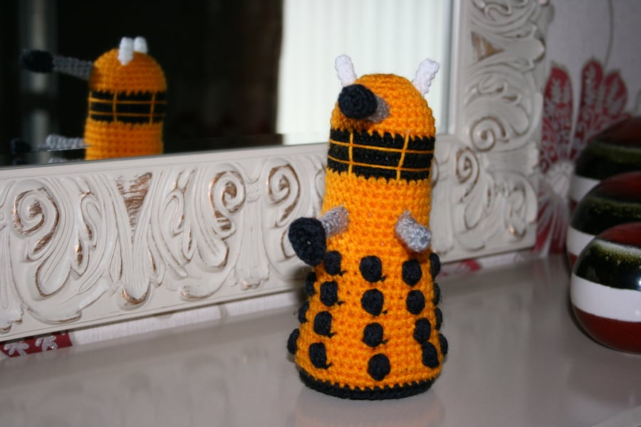 Crochet Dalek - Gold
