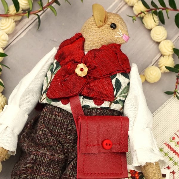 Artle, A Gentleman Winter Berry Mouse