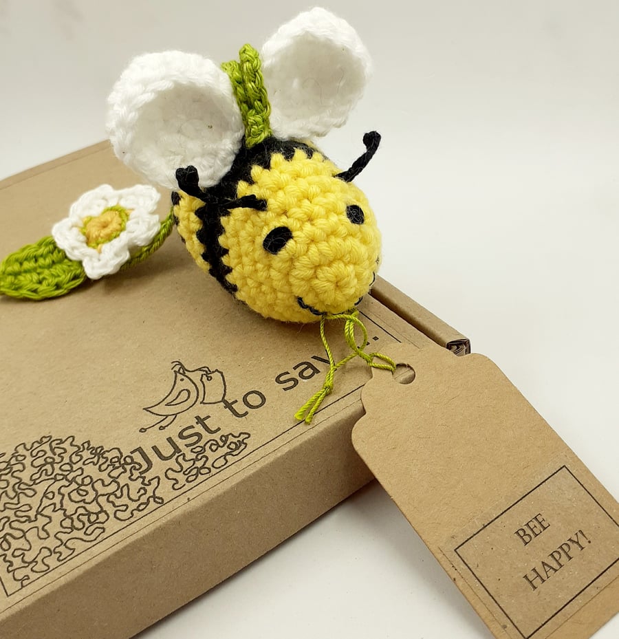 Crochet Happy Bee - Alternative to a Greetings Card