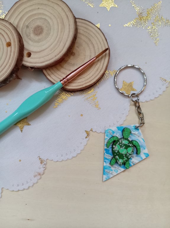 Wooden kite shaped turtle keyring 