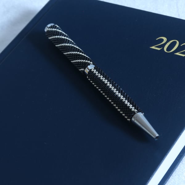 Beadwork Pen in Classic Black and Silver