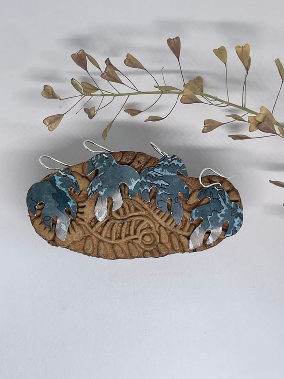 Monstera Leaf Recycled Biscuit Tin and silver earrings (m)