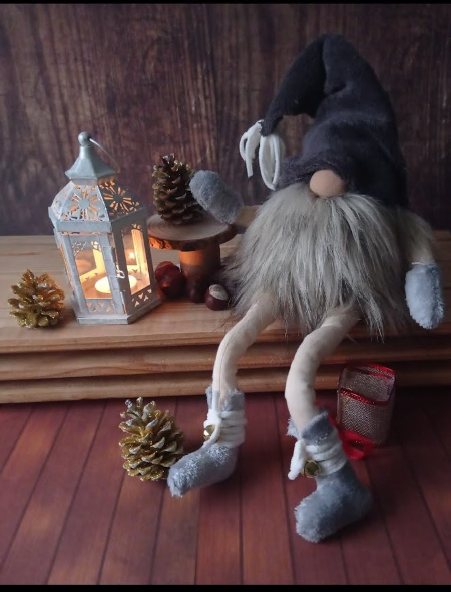 Armel - Handmade long legs Gnome with bells