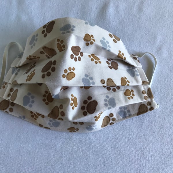 Reusable pet pawprint face mask