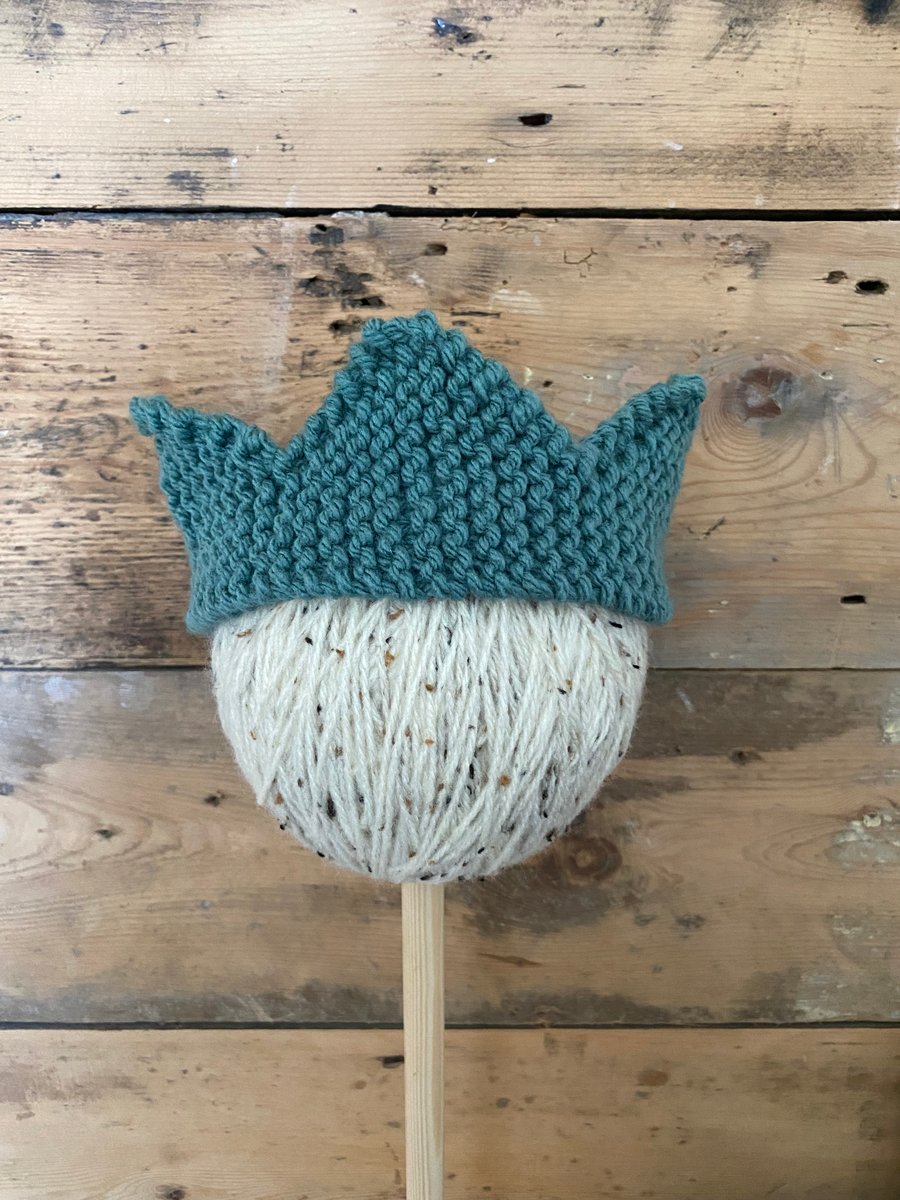 Handknitted Crown